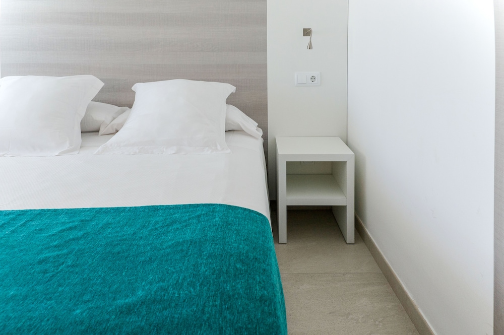 Olympus Palace — Hotel rooms in Salou, Catalonia