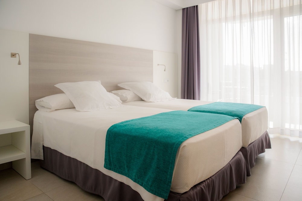 Olympus Palace — Hotel rooms in Salou, Catalonia