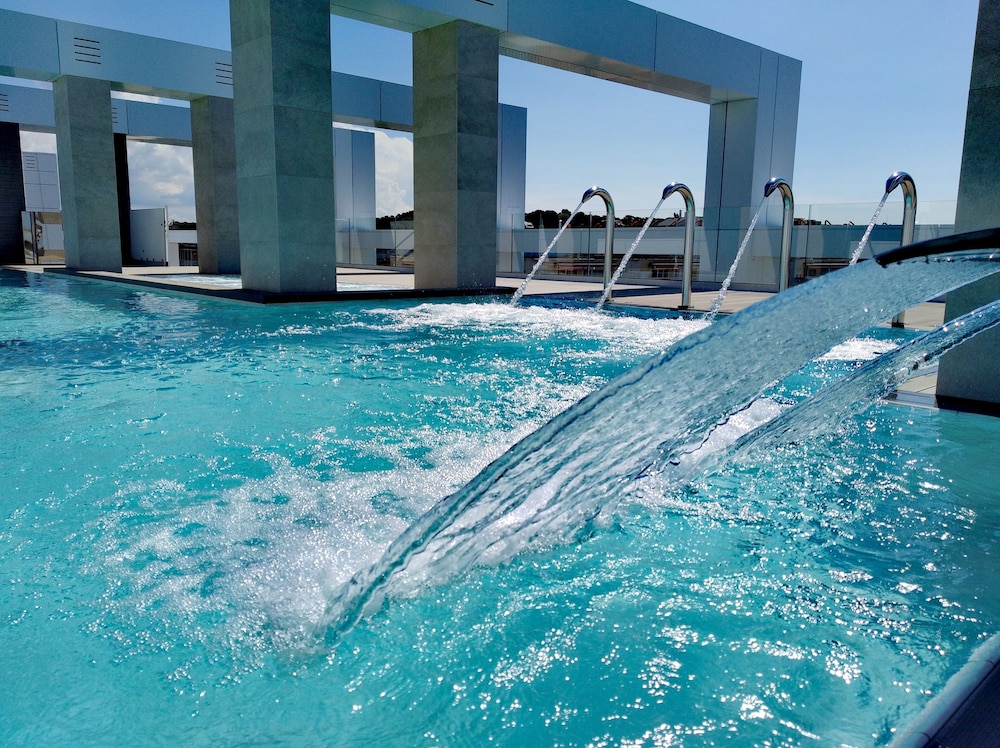 Olympus Palace — Swimming pool in Salou, Catalonia