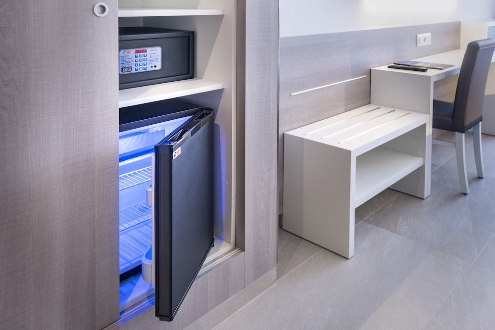 Olympus Palace — Hotel rooms in Salou, Catalonia