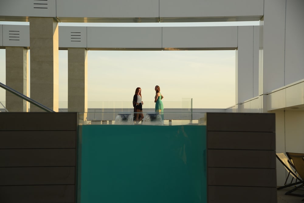 Olympus Palace — Swimming pool in Salou, Catalonia