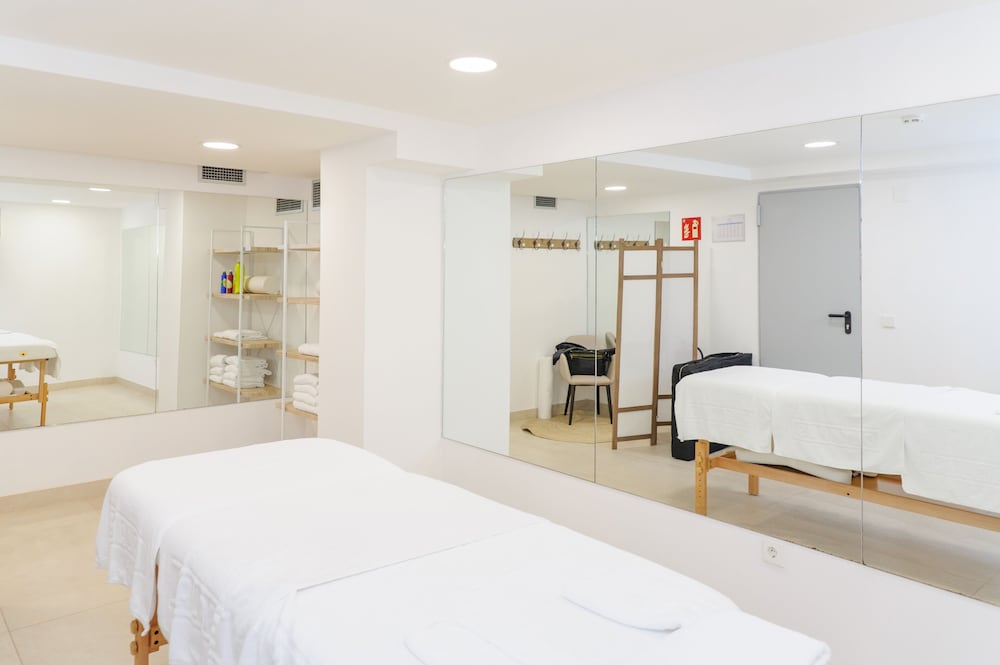 Olympus Palace — Hotel rooms in Salou, Catalonia