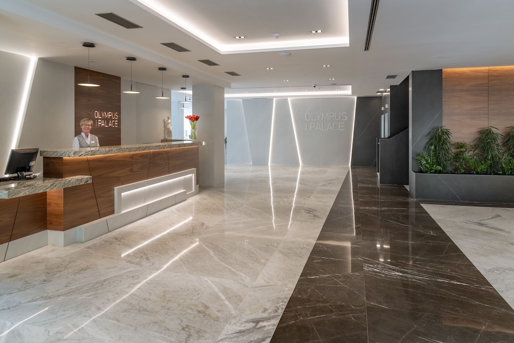 Olympus Palace — Hotel building in Salou, Catalonia