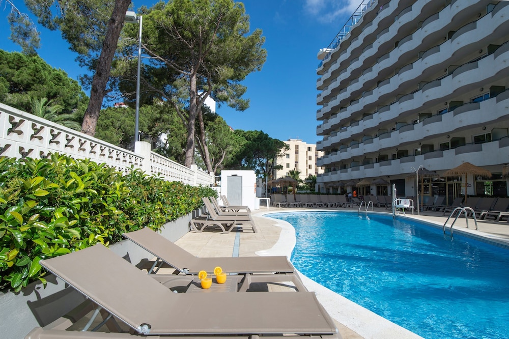 Hotel Salou Sunset (Adults Recommended) by Pierre & Vacances — Pool in Salou, Catalonia