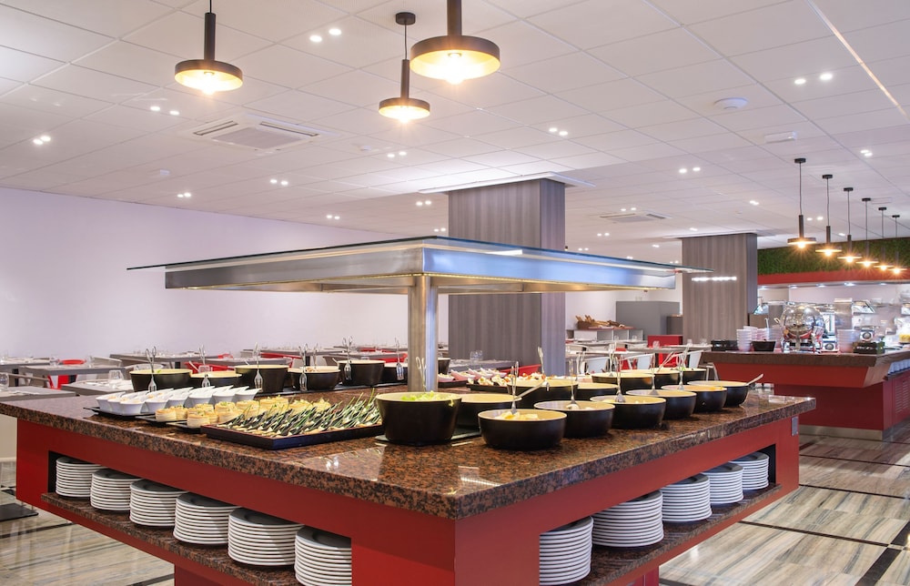 Hotel Salou Sunset (Adults Recommended) by Pierre & Vacances — Restaurant in Salou, Catalonia