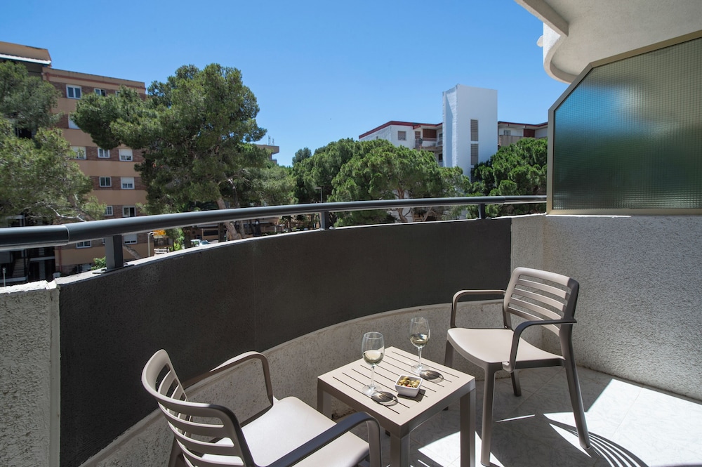 Hotel Salou Sunset (Adults Recommended) by Pierre & Vacances — Rooms in Salou, Catalonia