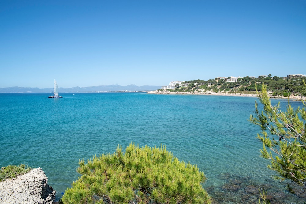 Hotel Salou Sunset (Adults Recommended) by Pierre & Vacances — View in Salou, Catalonia