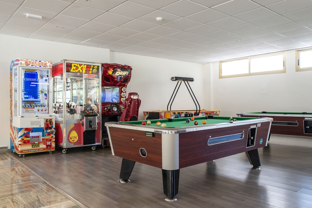 Hotel Salou Sunset (Adults Recommended) by Pierre & Vacances — On-site activities in Salou, Catalonia