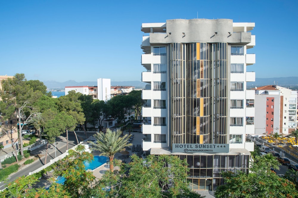 Hotel Salou Sunset (Adults Recommended) by Pierre & Vacances — Pool in Salou, Catalonia