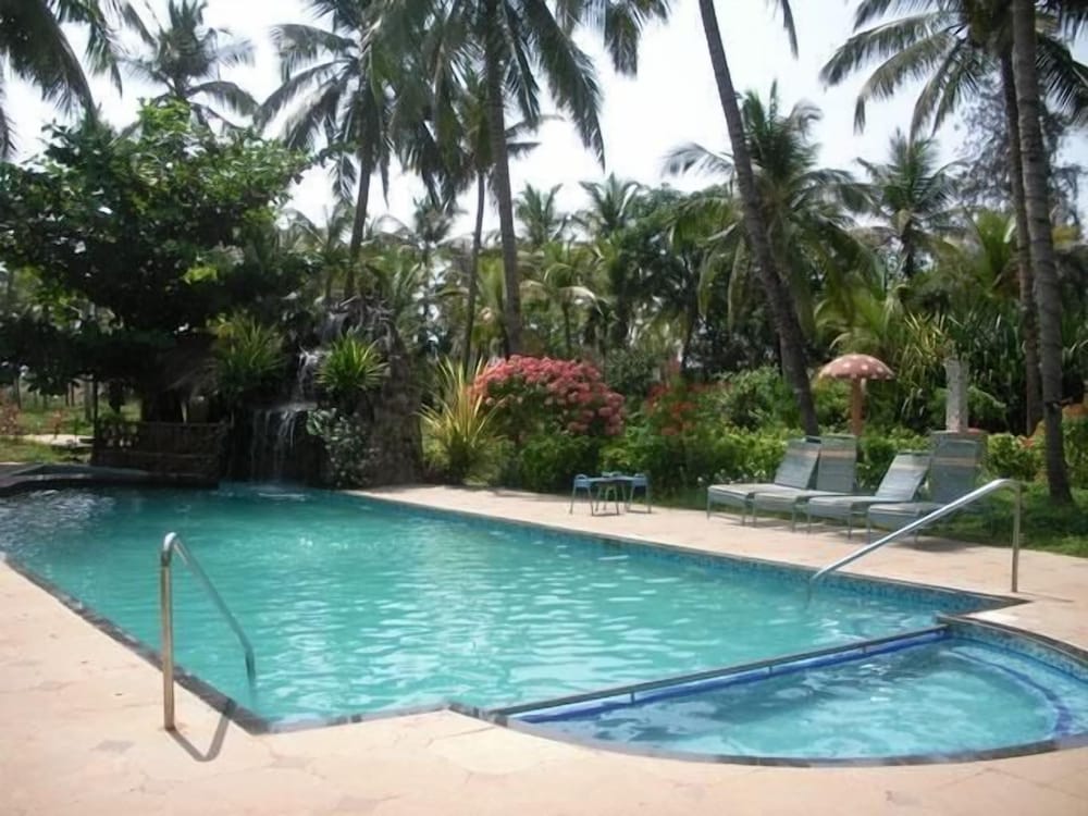 Ala Goa Resort — Swimming pool in Betalbatim, Goa