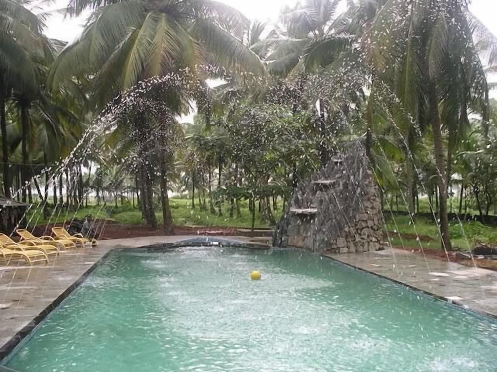 Ala Goa Resort — Swimming pool in Betalbatim, Goa