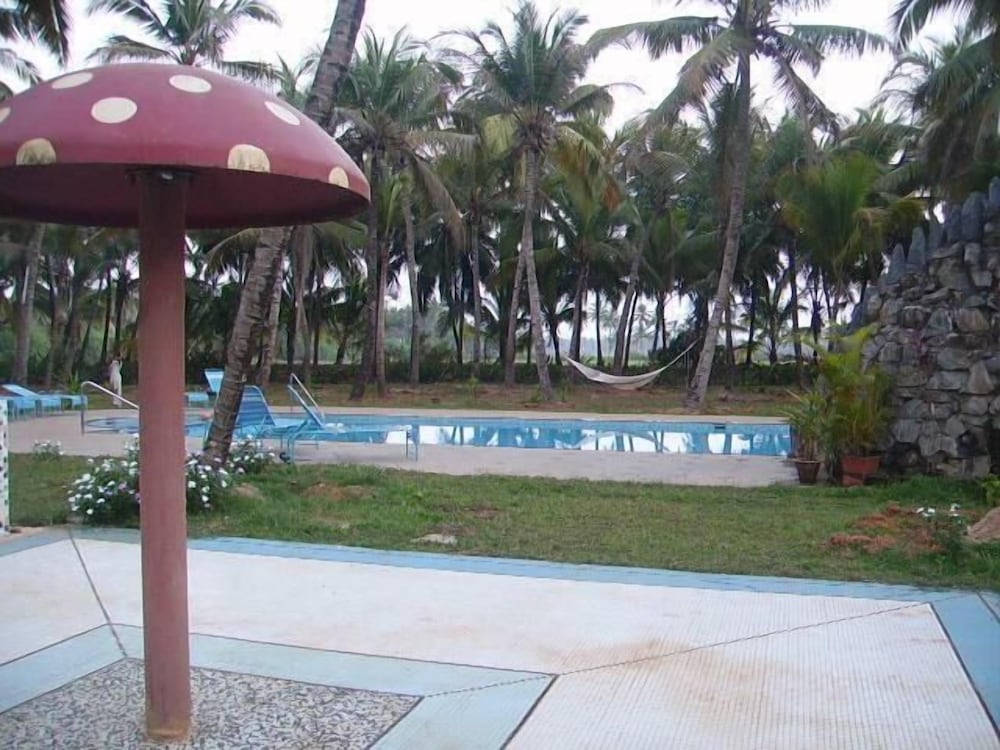 Ala Goa Resort — Swimming pool in Betalbatim, Goa