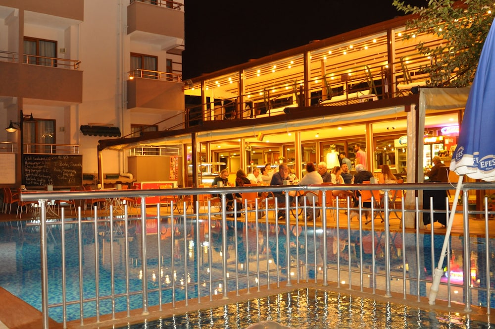Selenium Hotel — Restaurant & bars in Side