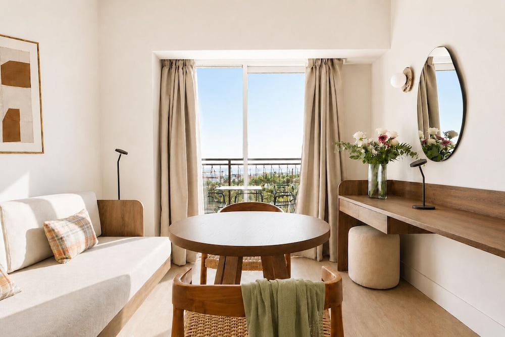 Metaxa Hotel — Hotel rooms in Heraklion