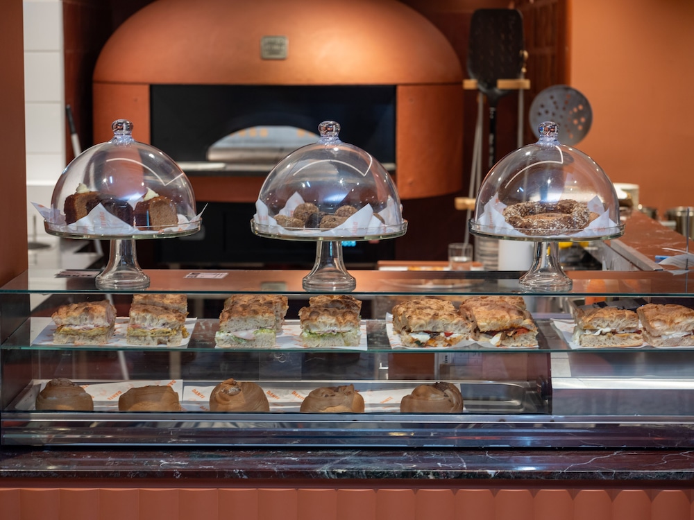 Metaxa Hotel — Restaurant & bars in Heraklion