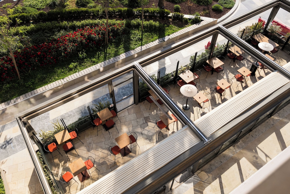 Metaxa Hotel — Restaurant & bars in Heraklion