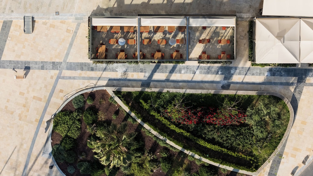 Metaxa Hotel — Restaurant & bars in Heraklion