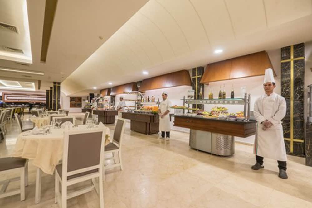 Pickalbatros AquaFunClub Allinclusive Marrakech — Restaurant & bars in Sidi Abdallah Rhiat, Marrakech-Tensift-Al Haouz