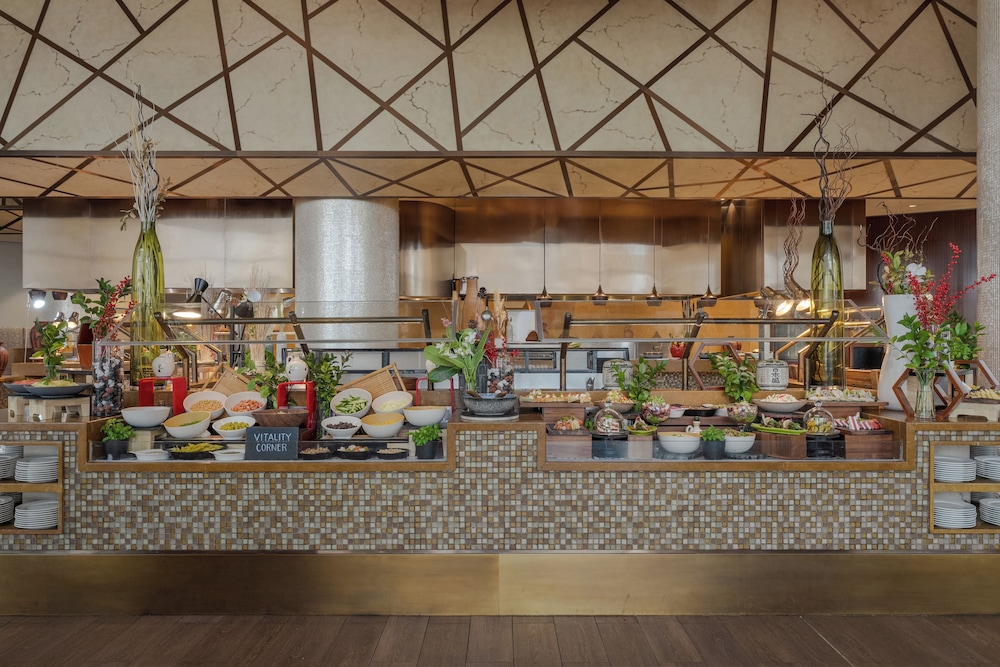 Swissotel Al Ghurair — Restaurant & bars in Dubai