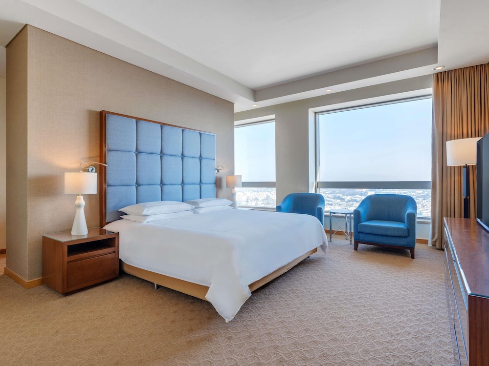 Swissotel Al Ghurair — Hotel rooms in Dubai