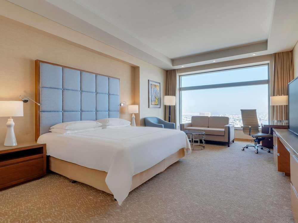 Swissotel Al Ghurair — Hotel rooms in Dubai