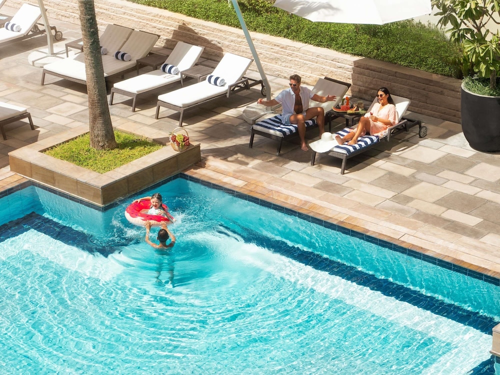 Swissotel Al Ghurair — Swimming pool in Dubai