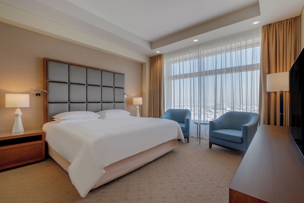 Swissotel Al Ghurair — Hotel rooms in Dubai
