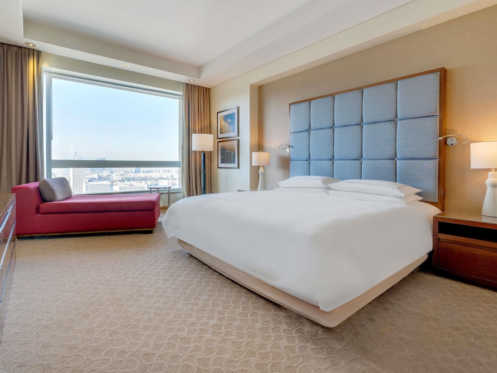 Swissotel Al Ghurair — Hotel rooms in Dubai