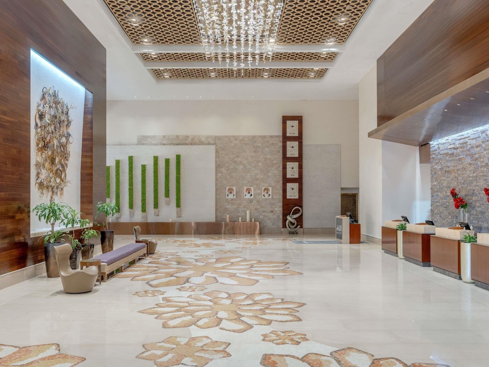 Swissotel Al Ghurair — Hotel building in Dubai