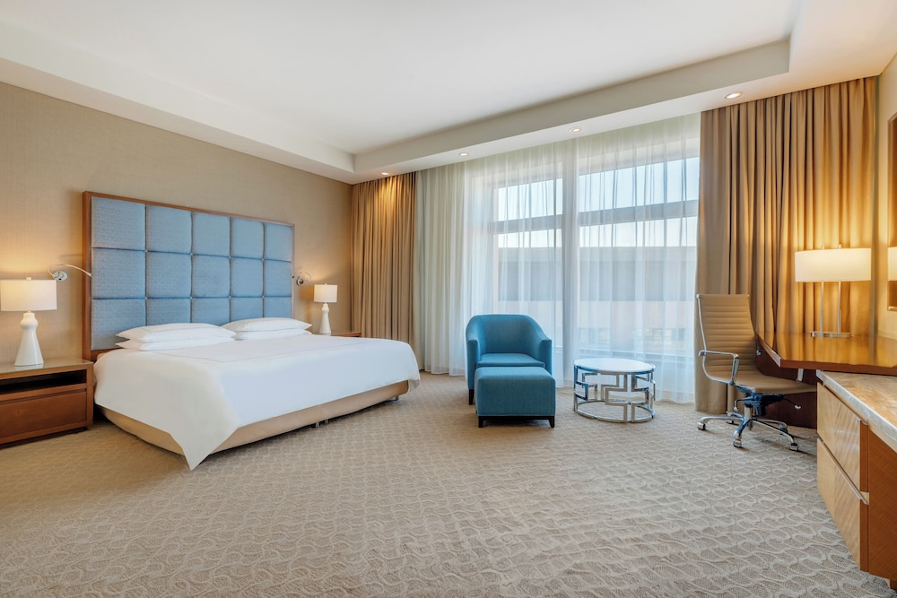 Swissotel Al Ghurair — Hotel rooms in Dubai