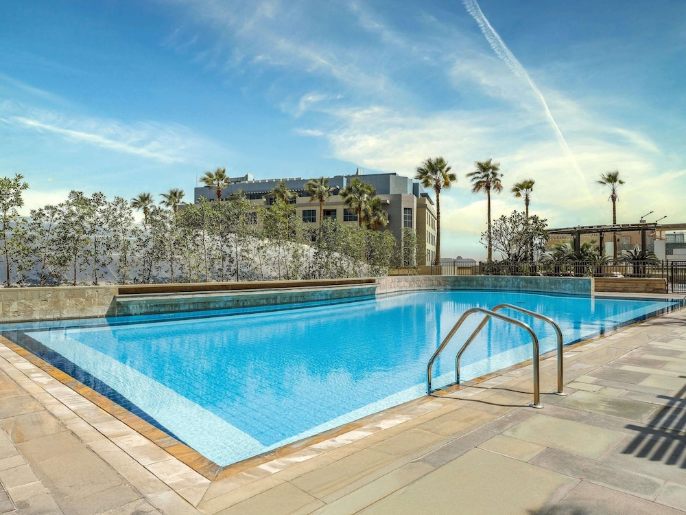 Swissotel Al Ghurair — Swimming pool in Dubai