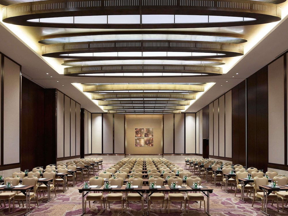 Swissotel Al Ghurair — Hotel building in Dubai