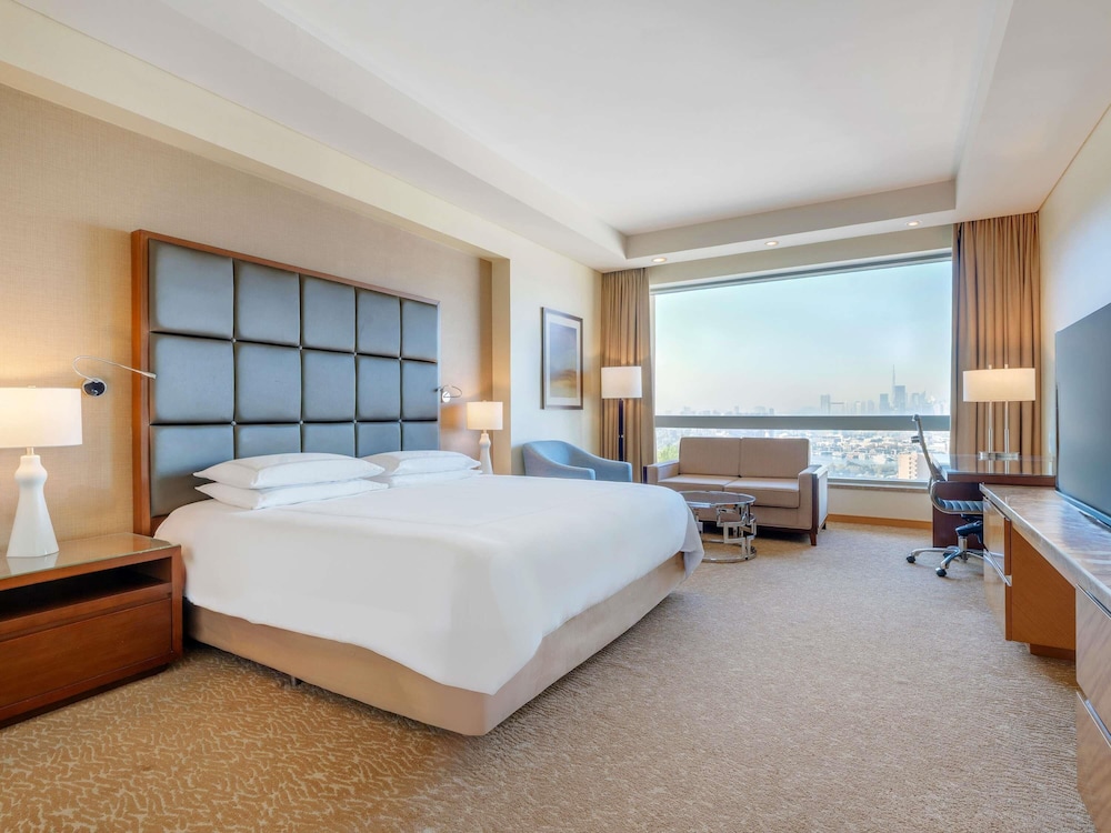 Swissotel Al Ghurair — Hotel rooms in Dubai
