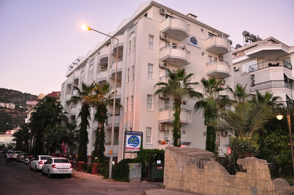 Belle Ocean Apart Hotel — Hotel building in Alanya