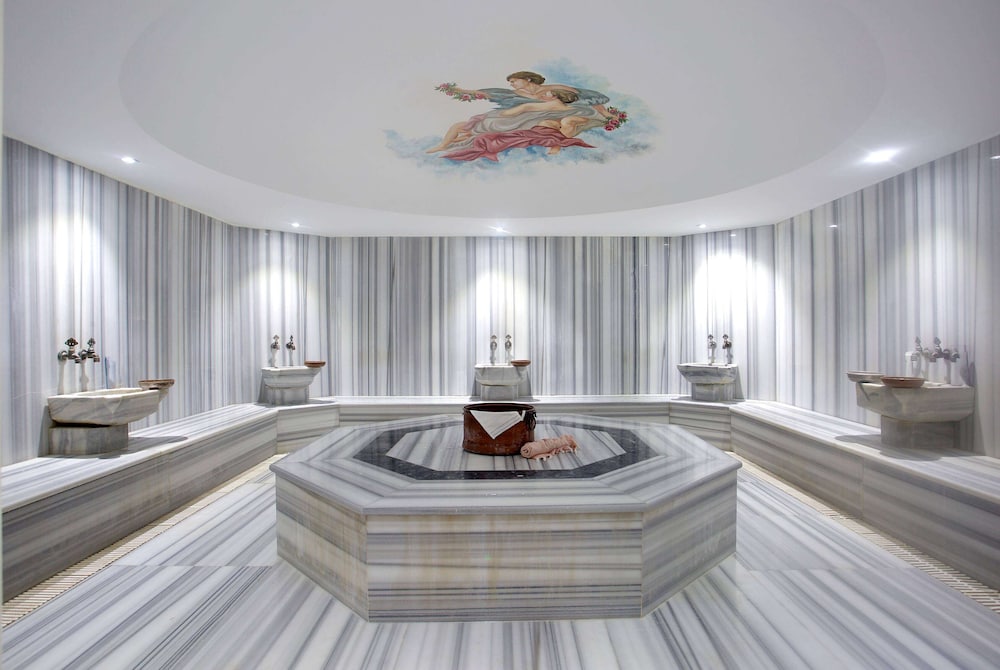 Ramada by Wyndham Istanbul Taksim - zdjęcie 3