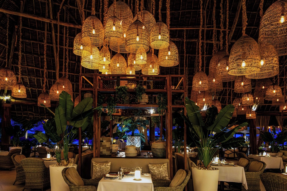 Breezes Beach Club & Spa – Half Board — Restaurant & bars in Dongwe, Zanzibar South