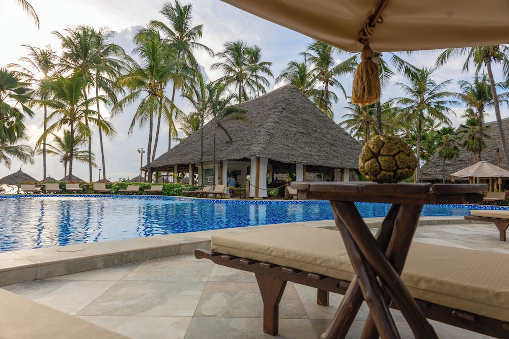 Breezes Beach Club & Spa – Half Board — Swimming pool in Dongwe, Zanzibar South