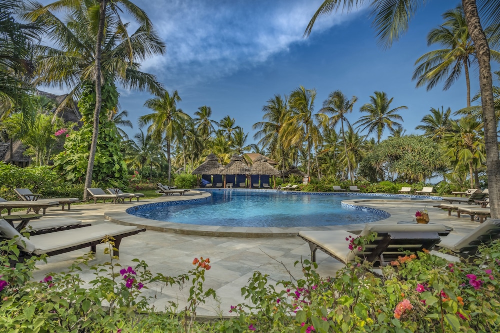 Breezes Beach Club & Spa – Half Board — Swimming pool in Dongwe, Zanzibar South