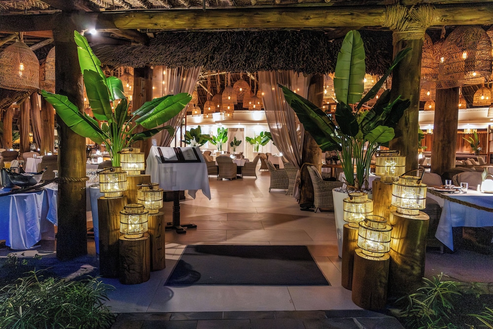 Breezes Beach Club & Spa – Half Board — Restaurant & bars in Dongwe, Zanzibar South