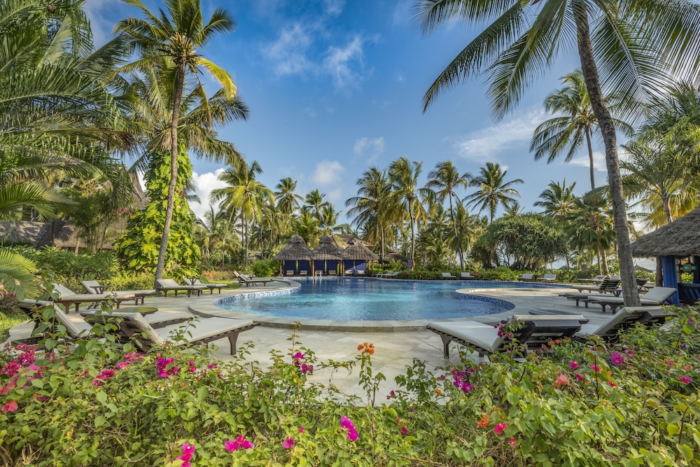 Breezes Beach Club & Spa – Half Board — Swimming pool in Dongwe, Zanzibar South