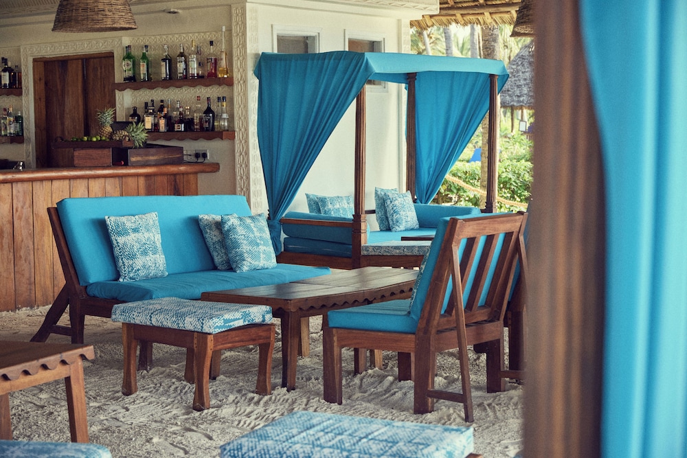 Breezes Beach Club & Spa – Half Board — Restaurant & bars in Dongwe, Zanzibar South