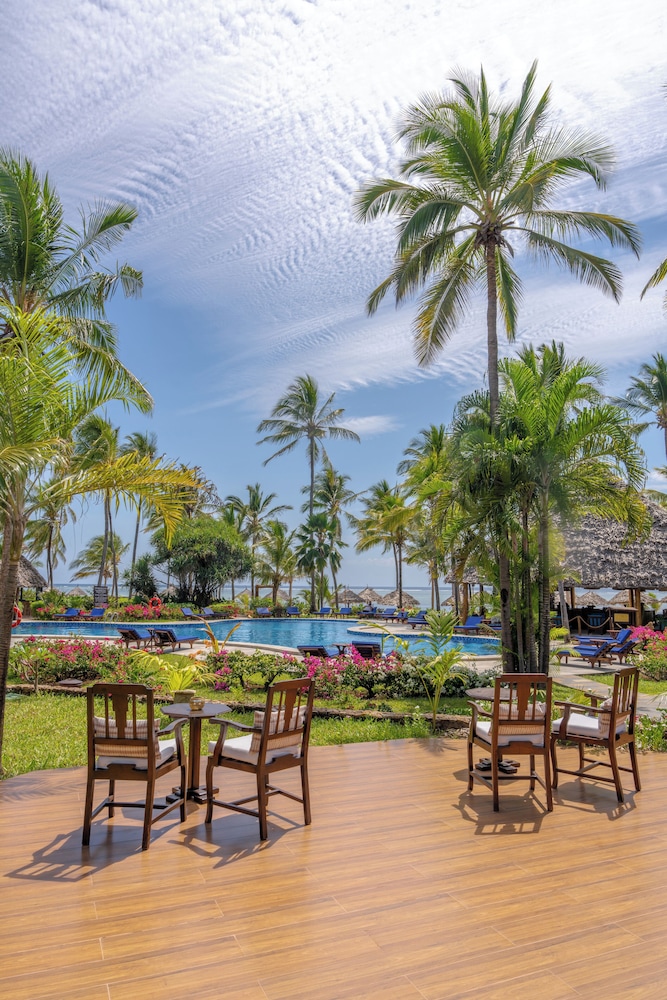 Breezes Beach Club & Spa – Half Board — Swimming pool in Dongwe, Zanzibar South