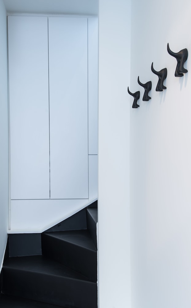 Spot Apart — Hotel building in Athens, Attica