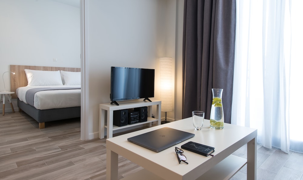 Spot Apart — Hotel rooms in Athens, Attica