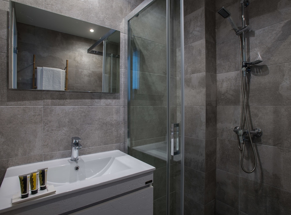 Spot Apart — Hotel rooms in Athens, Attica