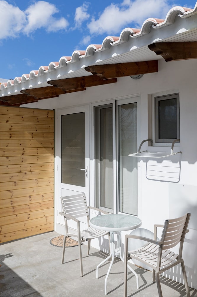 Bivalvia Beach Plus — Hotel building in Faliraki, South Aegean