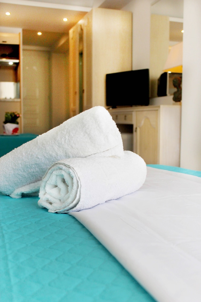Bivalvia Beach Plus — Hotel rooms in Faliraki, South Aegean