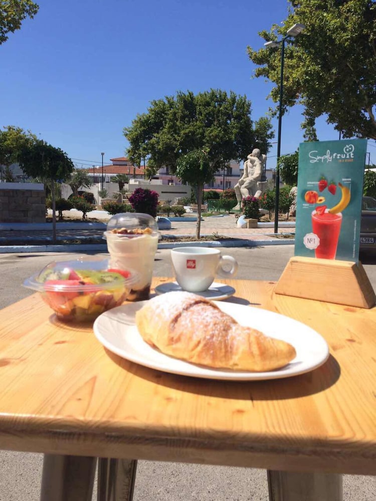 Bivalvia Beach Plus — Restaurant & bars in Faliraki, South Aegean