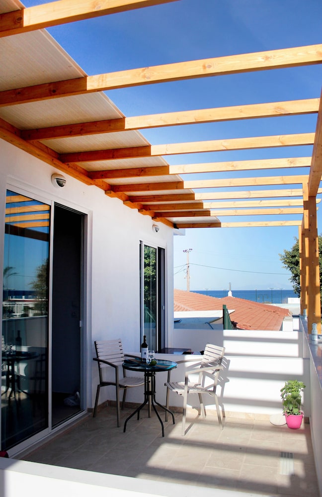 Bivalvia Beach Plus — Hotel building in Faliraki, South Aegean