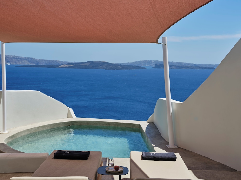 Andronis Luxury Suites — Swimming pool in Oia, South Aegean